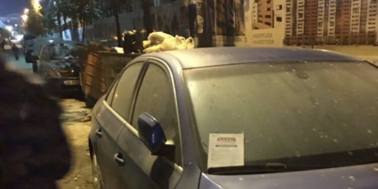 “RREZIK! INFORMACIONE EMERGJENTE”/ Protesta e 12 nëntorit, mbështetësit e PD nisin ‘aksionin’ nëpër rrugët e Tiranës!