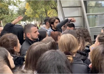 “Mbaro për vete dhe ik o vëlla”! Debat dhe shtyrje mes studentëve për abonetë