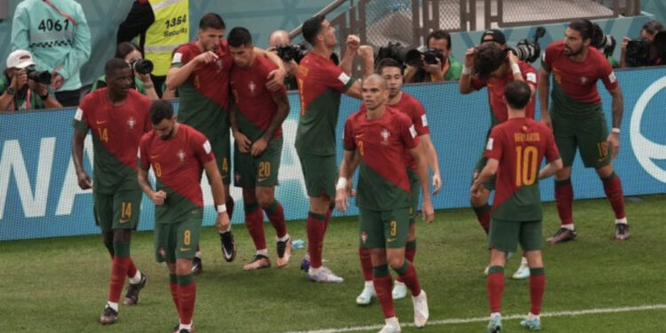 Portugalia triumfon ndaj Uruguait dhe kualifikohet