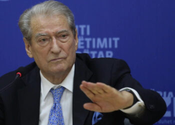 “Mbyll qepenat”, Berisha paralajmëron: Nesër i gjithë biznesi në protestë!