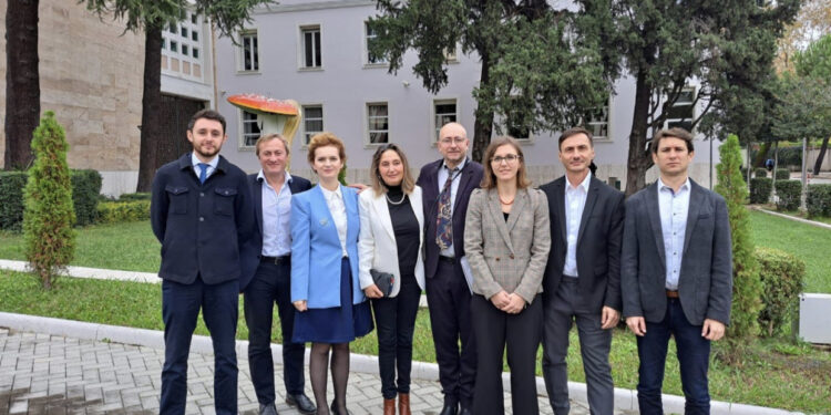 Shoqatat ndërkombëtare të gazetarëve, raport alarmant: Liria e medias në Shqipëri “në pikë të hallit”