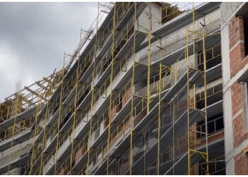 Lejuan ndërtimin e pallatit 9 katësh në zonën e Farkës, përjashtohen nga detyra tre punonjësit e policisë