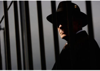 “E ka në xhep”! Tentoi grackën, por si ra në kuth spiuni i policisë?