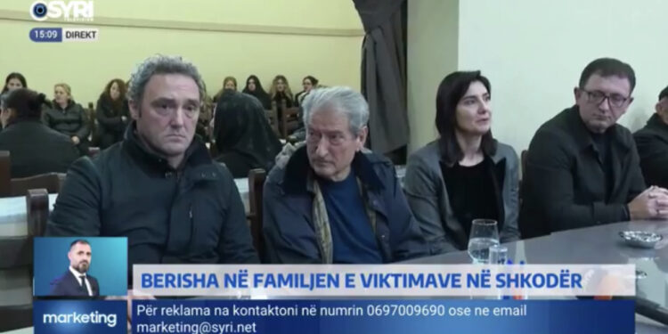 Babë e bir humbën jetën, Sali Berisha shkon për ngushëllime në familjen Rushaj, deputetja e Shkodrës nuk mban dot lotët