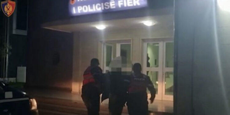 EMRAT/ Dhunuan dhe grabitën me armë të moshuarin, arrestohen dy autorët