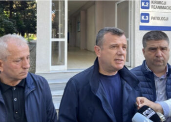 Zyrtarët e PS dhe drejtuesi i Policisë në Spitalin e Lushnjës, Balla: Fredi Kokoneshi dhe shoferi i tij, janë futur në operacion