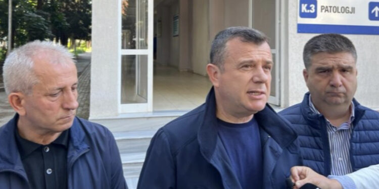 Zyrtarët e PS dhe drejtuesi i Policisë në Spitalin e Lushnjës, Balla: Fredi Kokoneshi dhe shoferi i tij, janë futur në operacion