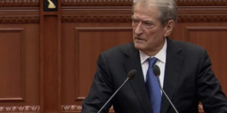 Kuvendi nis me sherr, Felaj i fik mikrofonin Berishës, kreu PD: Procesverbali përmban gjuhën e një ordineri