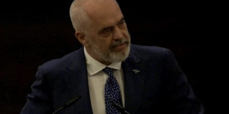 Shkurtohet me 5 herë sasia e naftës në komisariate? Rama sulmon sërish Top Channel: Gënjeshtër me bisht