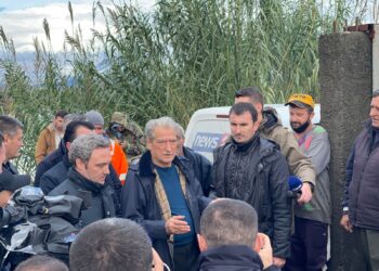 LIVE-Berisha vesh cizmet dhe shkon në Shkodër: Rama-Balluku hapën HEC-et natën dhe vodhën 5 mln euro