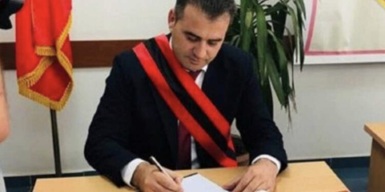 Fshehu dënimin në shtetin grek, shtyhet seanca për kryebashkiakun e Mallakastrës