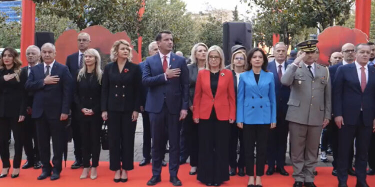 78 vjetori i Çlirimit të Tiranës, ceremoni përkujtimore tek “Ushtari i Panjohur”