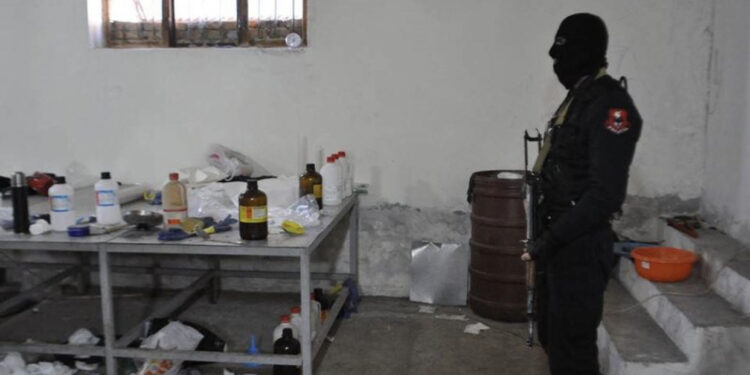 “Ekspertë” kolumbianë në Mallakastër për laboratorin e kokainës, 18 të arrestuar me urdhër të SPAK