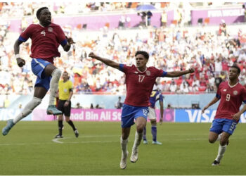 Mrekullia e Kosta Rikës bën “lëmsh” grupin