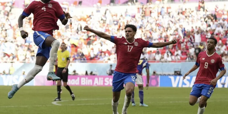 Mrekullia e Kosta Rikës bën “lëmsh” grupin