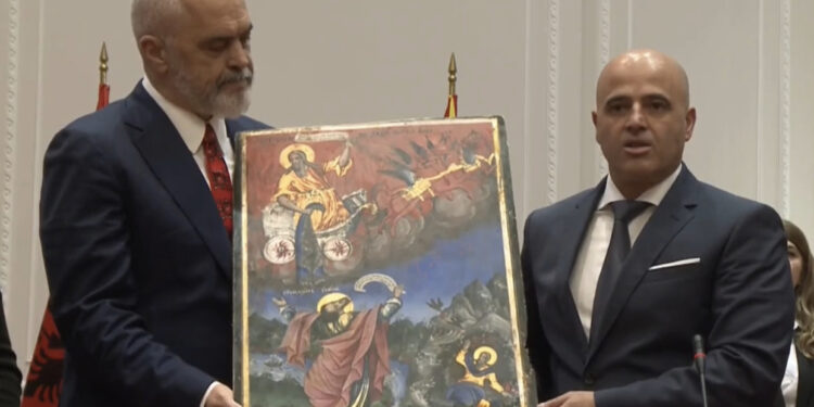 Ikona e veçantë i kthehet Maqedonisë së Veriut, gjest simbolik për besimtarët ortodoksë