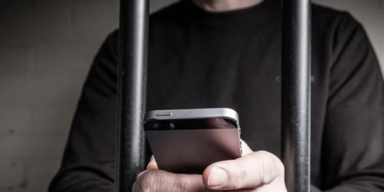 “Fëmijët në lot”! Letra tronditëse nga burgu i Fierit: Ka ardhur babi jonë?