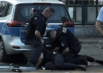 Pa patentë në mes të Hamburgut, ‘Polizei’ ndalon 34-vjeçarin shqiptar dhe i gjen në makinë…