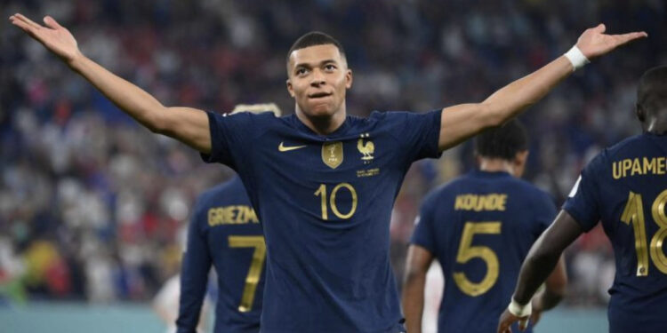 Mbappe vazhdon shkëlqimin, Franca kalon tutje: Sulmuesi shënoi dy herë ndaj Danimarkës për fitoren e ‘Gjelave’