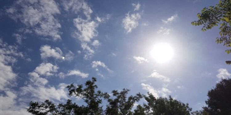 Do të rikthehen temperaturat e verës? Mësoni si do të jetë moti sot