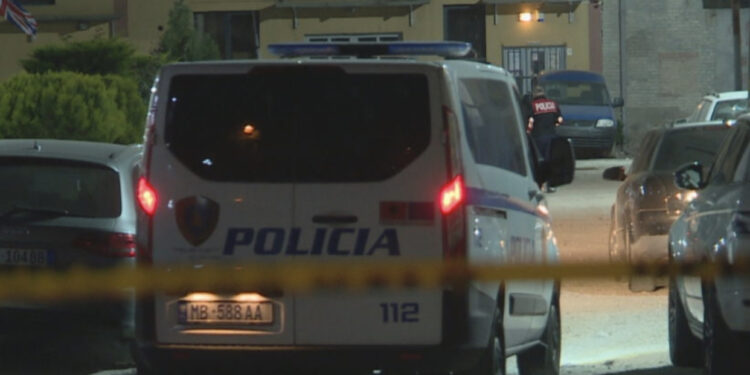 U raportua për armë, 40 vjeçari te “Oxhaku” në Tiranë theret me thikë