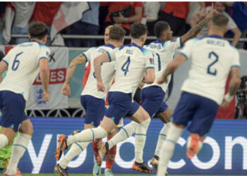 Anglia fiton bindshëm ndaj Uellsit dhe vazhdon tutje si lider