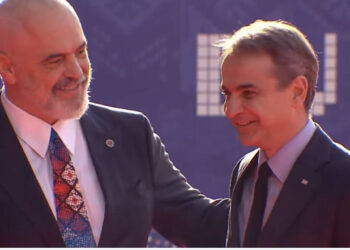 VIDEO/ Micotakis vjen në Tiranë: “Detin” e çuam në Hagë