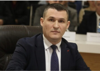 “Dumani jeton në një pallat me parafabrikatë”, gazetari zbulon pasurinë e kreut të ri të SPAK