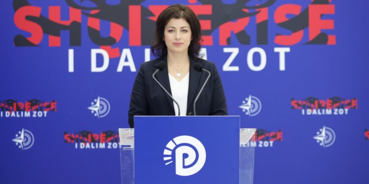 Denoncimi i deputetes Metaliaj: Bashkia Lezhë grabit pronën private. Aneksi i stadiumit “Besëlidhja” në Lezhë do të prishet për interesa klienteliste