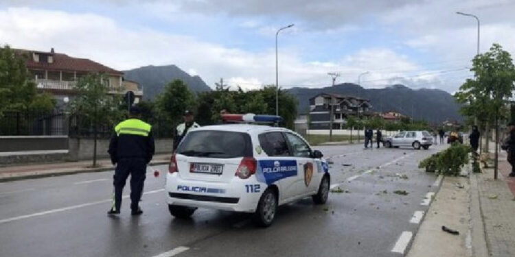 Pa leje drejtimi dhe i dehur në timon, arrestohet polici në Korçë që shkaktoi aksidentin