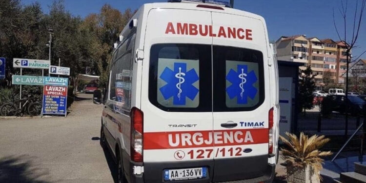 E rëndë në Bulqizë, 40 vjeçarja gjendet e vetëvarur në banesë