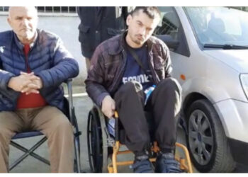 Iu hoq një pjesë e pagesës së paaftësisë, paraplegjikët në Elbasan hyjnë në grevë urie: Do sakrifikojmë dhe jetën deri sa të zgjidhet