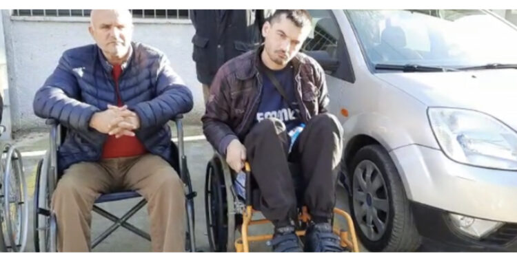 Iu hoq një pjesë e pagesës së paaftësisë, paraplegjikët në Elbasan hyjnë në grevë urie: Do sakrifikojmë dhe jetën deri sa të zgjidhet