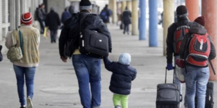 S’ka të ndalur ikja, mbi 13 mijë shqiptare u regjistruan si azilkërkues në Britani për 9 mujorin 2022