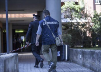 Krim në familje në Itali, burri vret gruan pasi e goditi me shishe