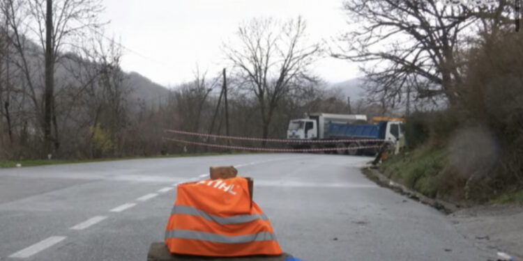 “Maskat” sulmojnë gazetarët në veri të Kosovës