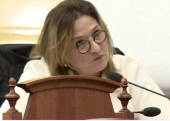 Flutura Açka-Ramës: Kam ruajtur karrigen ku jeni ulur në shtëpinë time, por më zhgënjyet