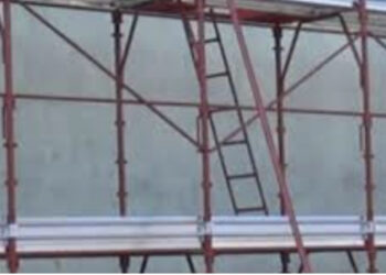 EMRI/ E rëndë në Itali, shqiptari bie nga skelat dhe ndërron jetë në vend