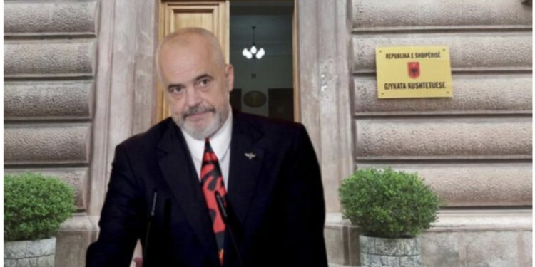 “Burg kush përhap virusin”/ Kushtetuesja rrëzon ligjin e mazhorancës të miratuar gjatë pandemisë