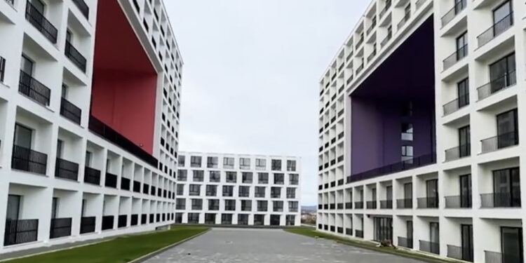 Rama e nis ditën me pamje nga ndërtesat e reja të Kampusit të Universitetit në Tiranë: Të banuara nga studentët me kushtet më optimale