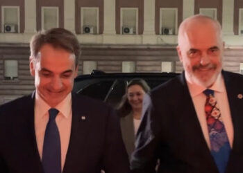 Takimi i Ramës me Mitsotakisin, kuptimi i dhuratës së rrallë