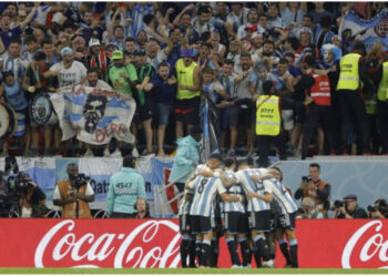 Argjentina triumfon ndaj Australisë dhe kalon në çerekfinale të Kupës së Botës