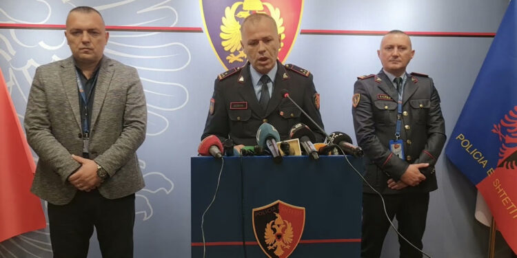 Ç’po ndodh? Rrumbullaku shkarkon drejtorin e policisë së Vlorës