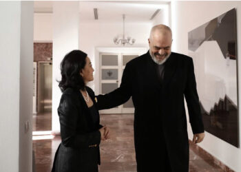 Mesazhi i fortë dhe “pengjet”! A po hakmerret Yuri Kim kundër Ramës?