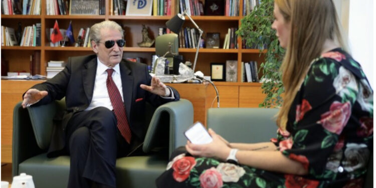 Nga ‘non-grata’ te PD dhe tensionet në Kosovë, Berisha për EURACTIV: Gjatë gjithë jetës sime, kam luftuar kriminalitetit