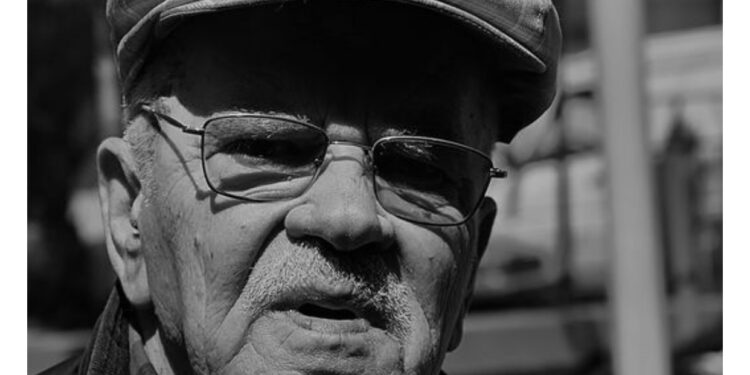 Libri “41 sekretet”/ Ben Blushi publikon bisedën me Robert Ndrenikën: Kur erdhi Nikita Hrushovi, Enveri dhe Mehmeti e puthën gjatë në buzë. Ai u lodh dhe u tha…