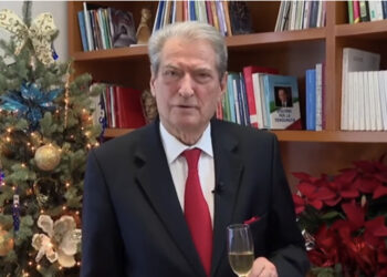 VIDEO/ Berisha uron besimtarët e krishterë: Gëzuar Krishtlindjet, këtë ditë lind shpresa dhe besimi i pakufijshëm tek e mira