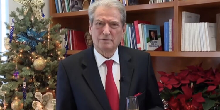 VIDEO/ Berisha uron besimtarët e krishterë: Gëzuar Krishtlindjet, këtë ditë lind shpresa dhe besimi i pakufijshëm tek e mira