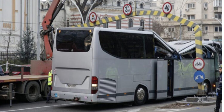 Aksidentimi i autobusit me 47 grekë në Rumani, shoferi fajëson Google Maps: Më ngatërroi rrugën. Si paraqitet gjendja e të plagosurve