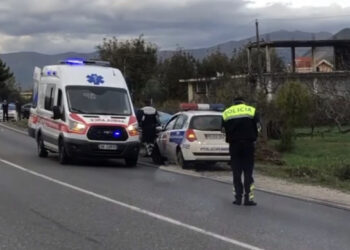 E rëndë në Sarandë, i riu përplas 3-vjeçaren